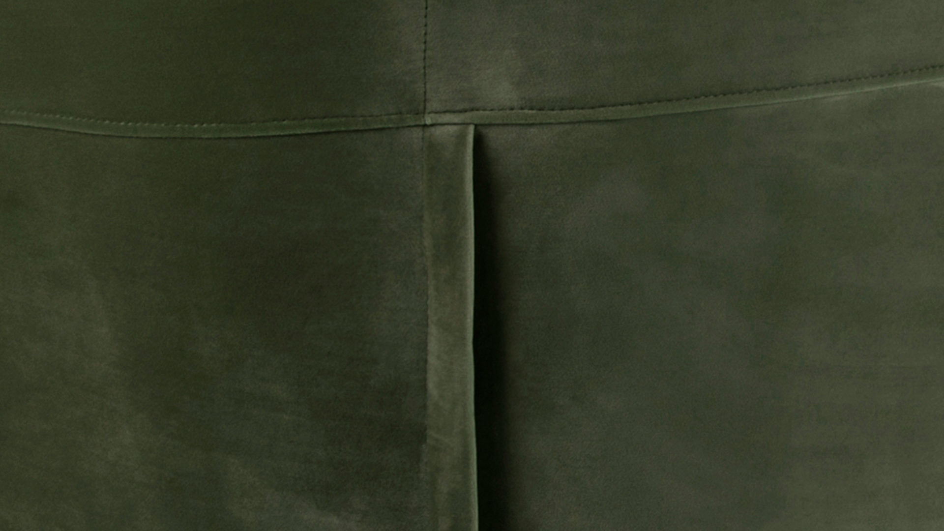 Dreisitzer Actona group aus Stoff in Dunkelgrün Dreisitzer-Sofa als bequemes Polstermöbel waldgrüner Samt Vic 68AC & schwarze Holzfüße - Breite ca. 191 cm