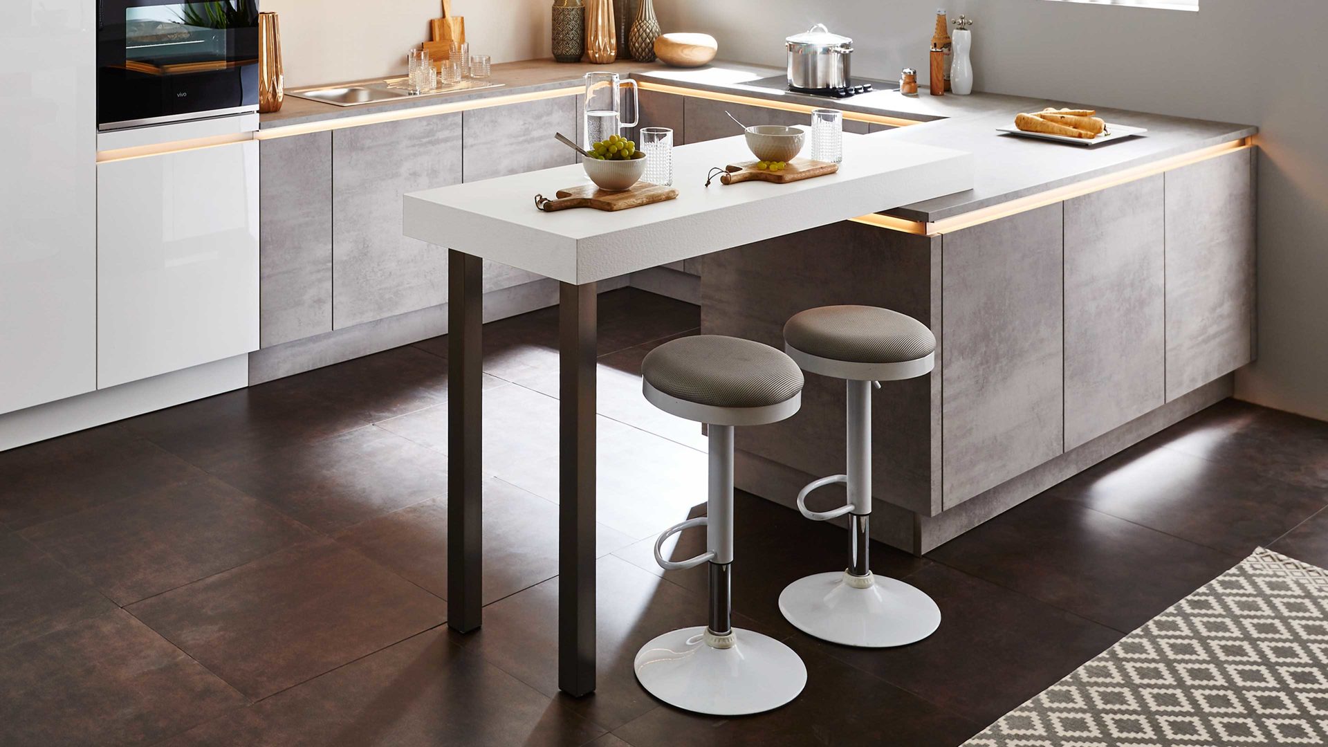 Einbauküche Nolte® küchen aus Holz in Weiß nolte® Einbauküche Lux mit Einbaugeräten Weiß & Beton - Stellfläche ca. 360 x 297 cm