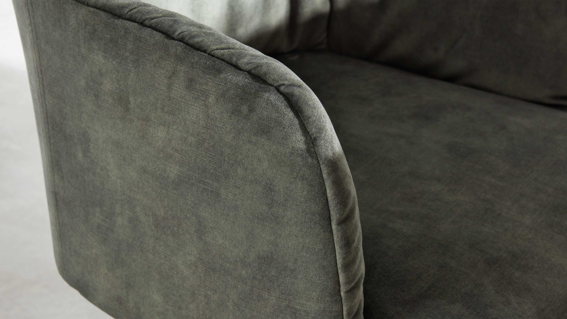 Polsterstuhl Interliving aus Stoff in Grün Interliving Esszimmer Serie 5110 - Armlehnstuhl C1212 grüner Bezug Genova & schwarzer Spinnenfuß