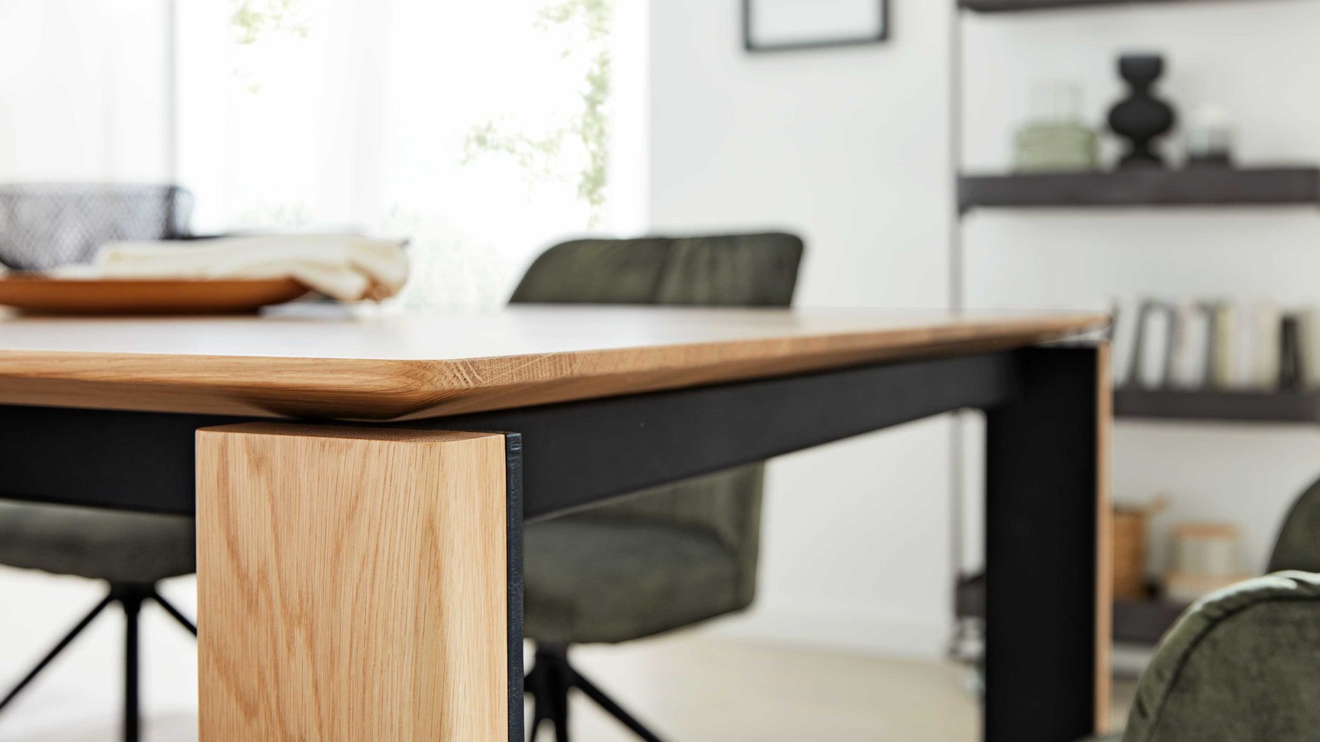 Auszugtisch Interliving aus Holz in Holzfarben Interliving Esszimmer Serie 5110 - Auszugtisch Eiche natur - ca. 180 - 280 x 100 cm