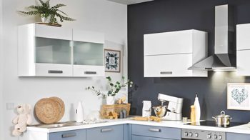 Einbauküche Pino aus Holz in Hellblau pino Einbauküche inklusive Einbaugeräte Pastellblau & Weiß - Stellfläche ca. 175 x 347 cm