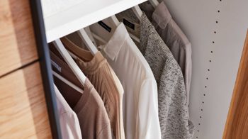 Kleiderschrank Interliving aus Holz in Grau Interliving Schlafzimmer Serie 1024 – Schwebetürenschrank Design 28,  Taupe & Balkeneiche - zwei Türen, Breite ca. 241 cm