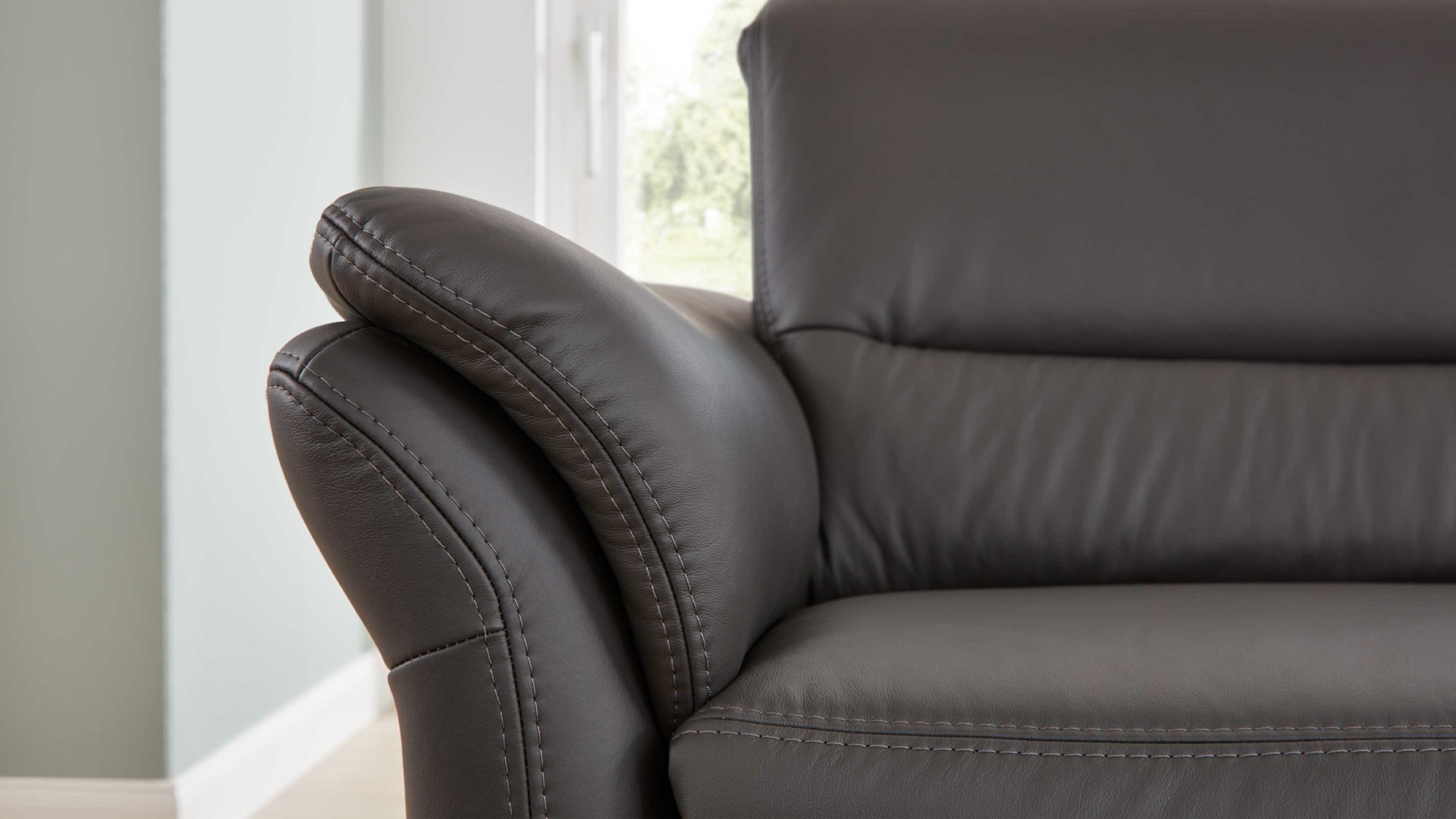 Ecksofa modulmaster aus Leder in Anthrazit Modulmaster MM-PN1148 - Ecksofa anthrazitfarbenes Leder Torro & Fuß Z002-M01 - Stellfläche ca. 294 x 255 cm