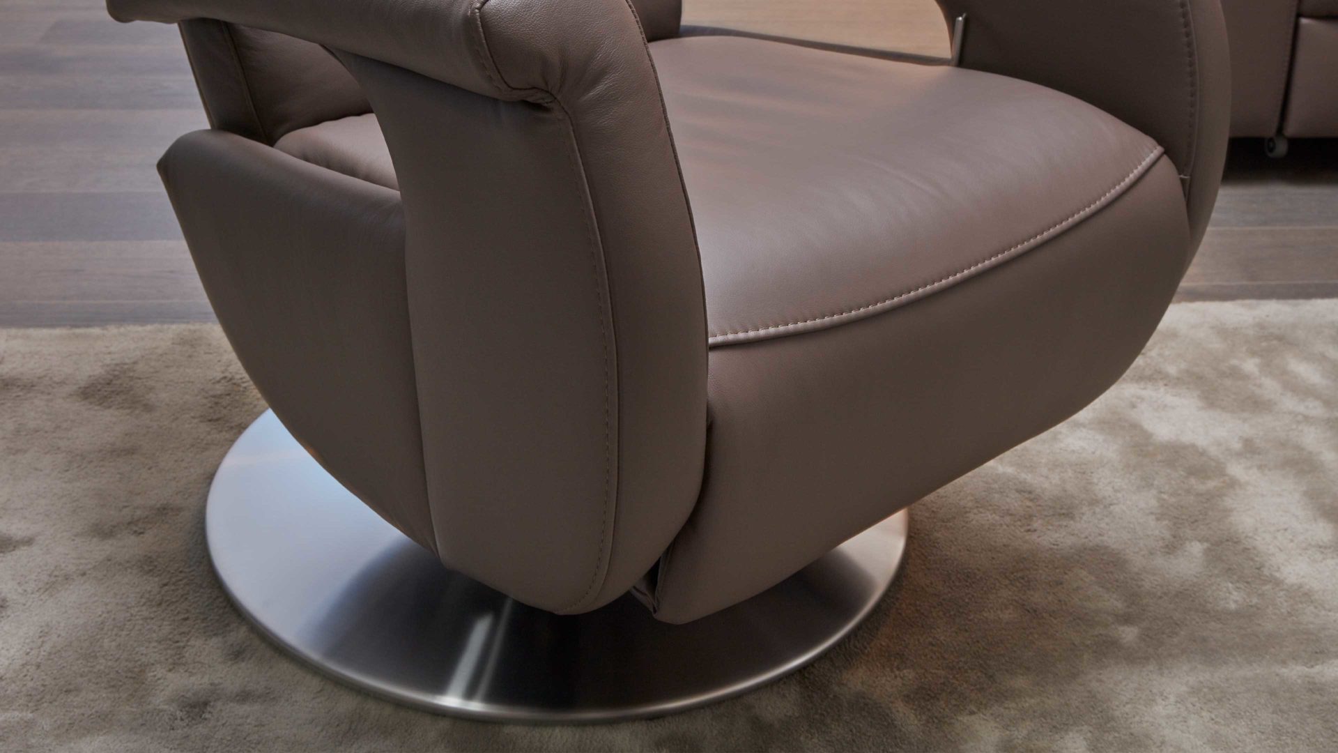 Relaxsessel modulmaster aus Leder in Dunkelbraun Modulmaster MM-PN1062 - Relaxsessel 1DRF mokkafarbenes Leder Torro & Tellerfuß V17