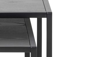 Beistelltisch-Set Actona group aus Holz in Schwarz Beistelltisch-Set Seaford im Industrielook bzw. Beistelltische schwarz Esche – zweiteilig