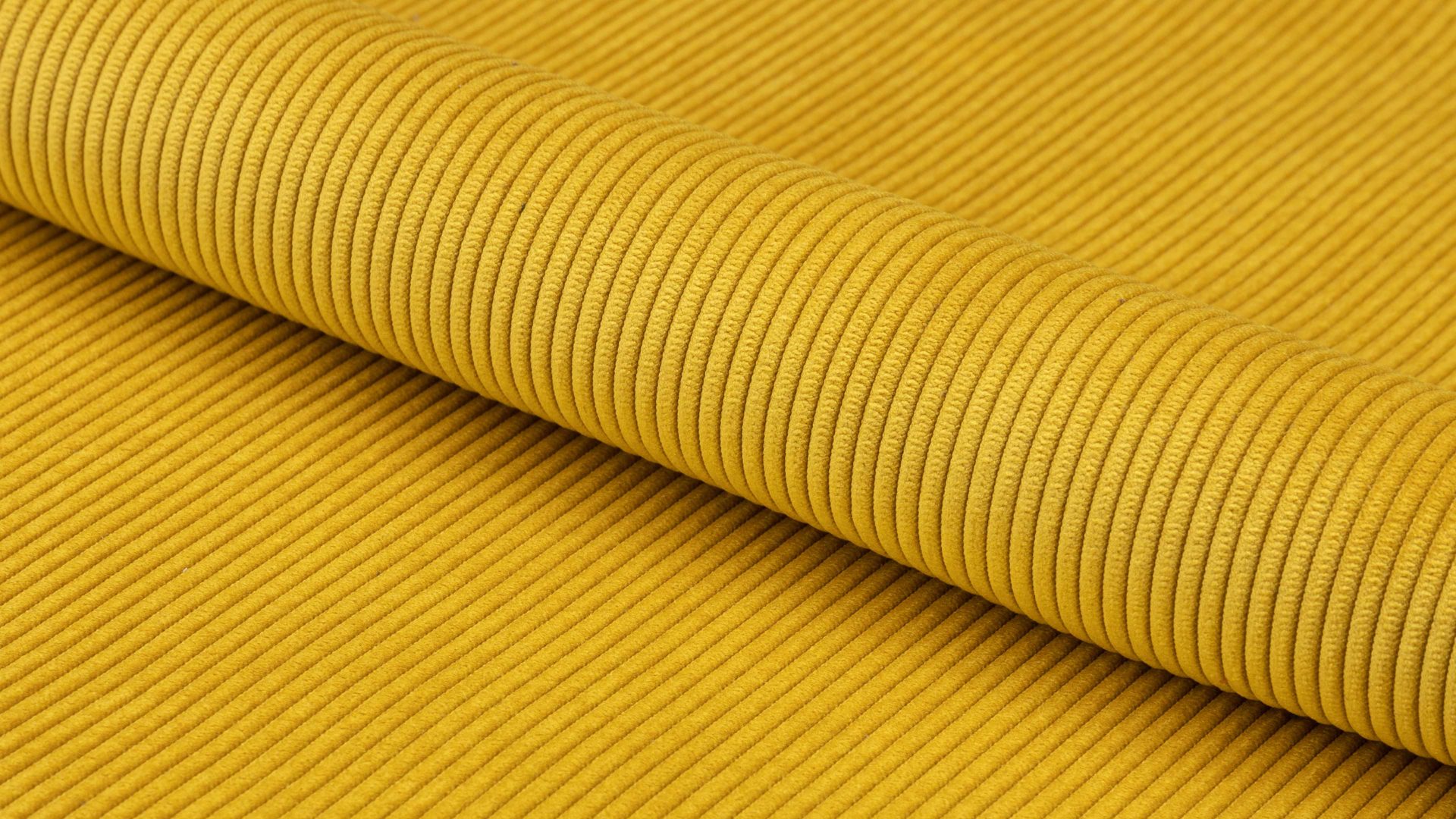 Vierfußstuhl Actona group aus Stoff in Gelb Polsterstuhl Eris gelber Feincord Wind 90 & schwarze Metallfüße