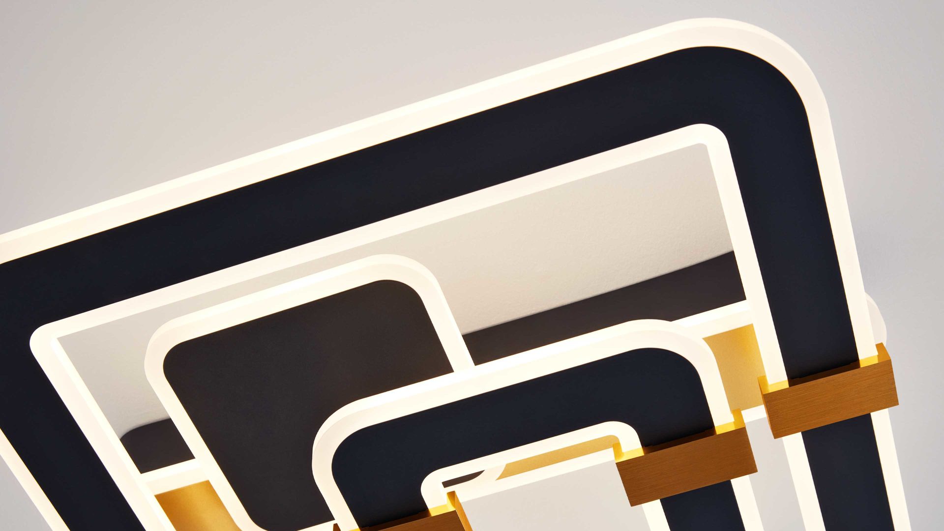 Deckenleuchte Interliving aus Metall in Grau Interliving Leuchten Serie 9330 - Deckenleuchte Grau, Gold & Messing – ca. 50 x 47 cm