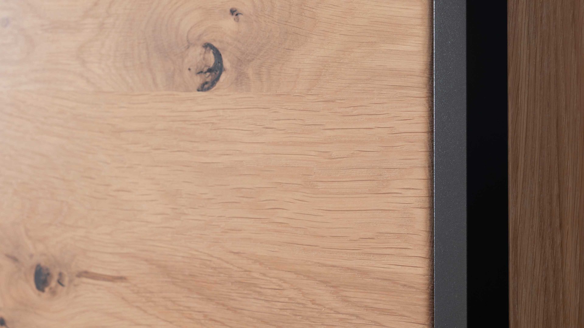 Highboard Mca direkt aus Holz in Holzfarben Wohnprogramm Bari - Highboard Asteiche Bianco – eine Türe, Breite ca. 68 cm