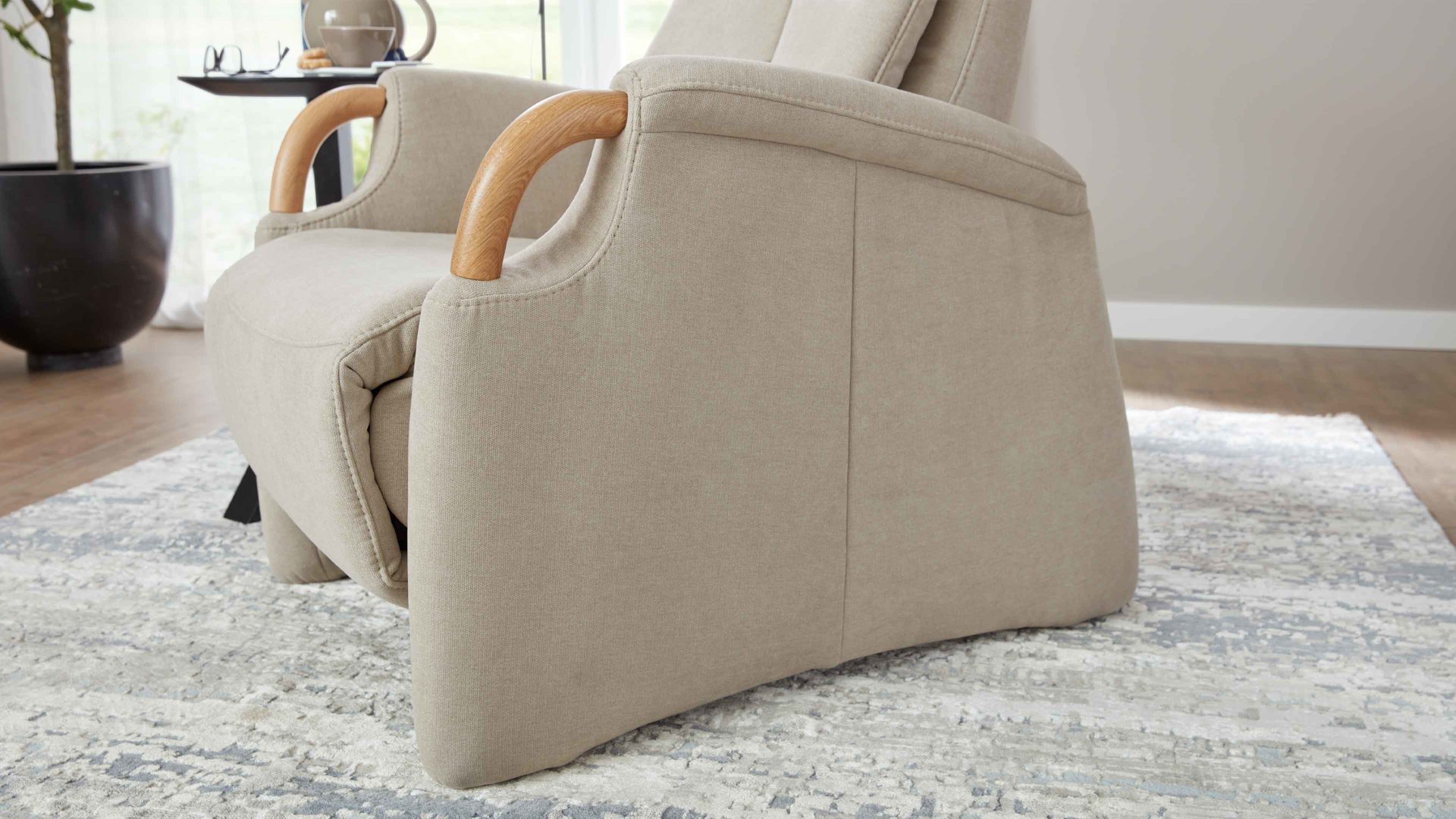 Relaxsessel comfortmaster besser sitzen, liegen, leben aus Stoff in Beige Comfortmaster CM-HU1157 - Relaxsessel B ecrufarbener Bezug Kira & Eiche bianco - Ergonomie piccolo