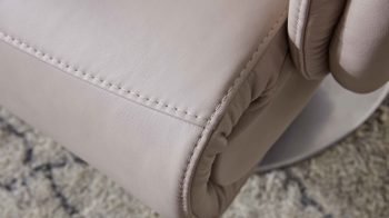 Relaxsessel comfortmaster besser sitzen, liegen, leben aus Leder in Hellgrau Comfortmaster CM-HU1157 - Relaxsessel B perlfarbenes LongLife-Leder Vivre & Tellerfuß - Ergonomie M