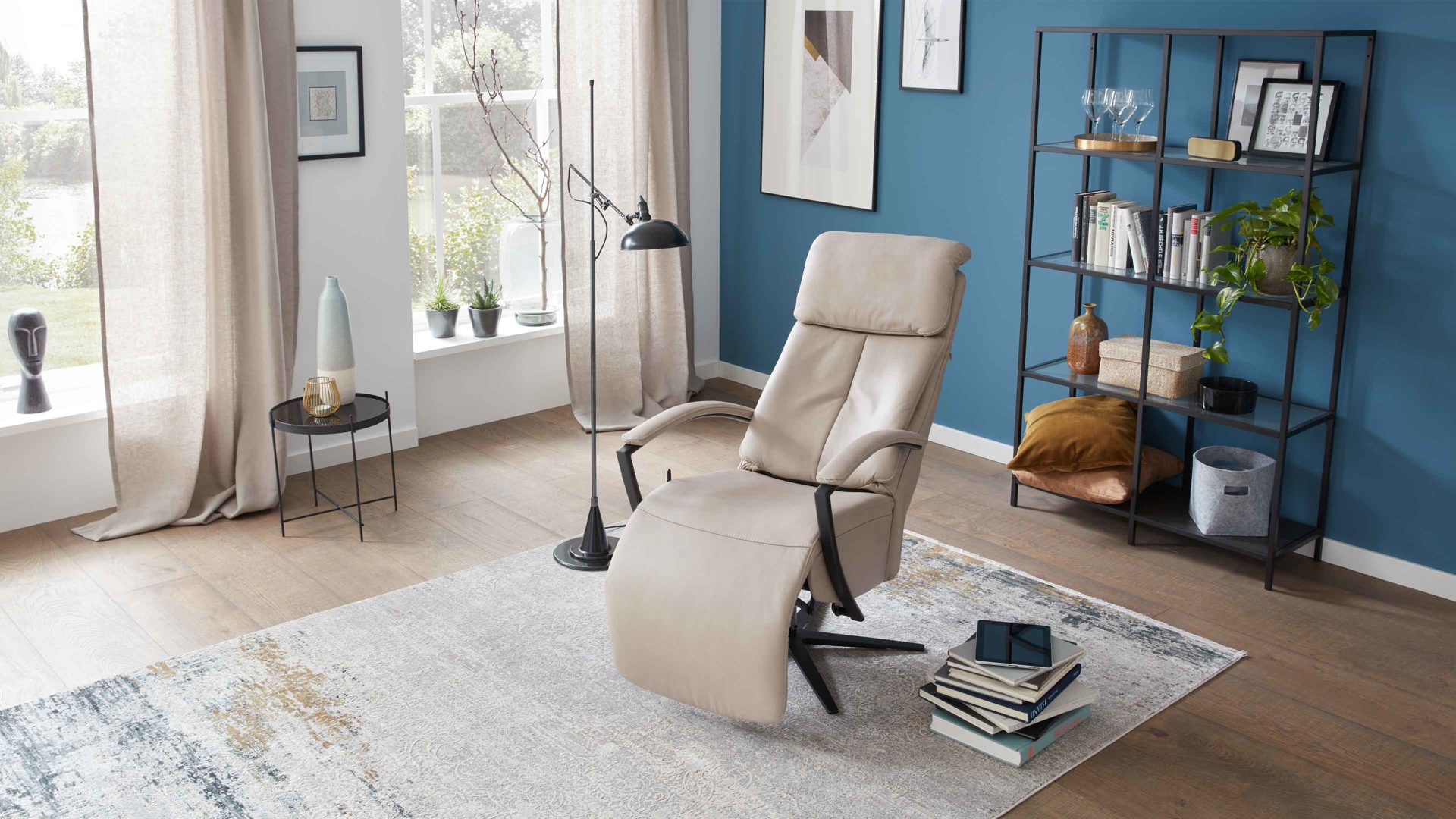 Relaxsessel comfortmaster besser sitzen, liegen, leben aus Leder in Hellgrau Comfortmaster CM-HU1157 - Relaxsessel B perlfarbenes LongLife-Leder Vivre & schwarzer Sternfuß - Ergonomie XL