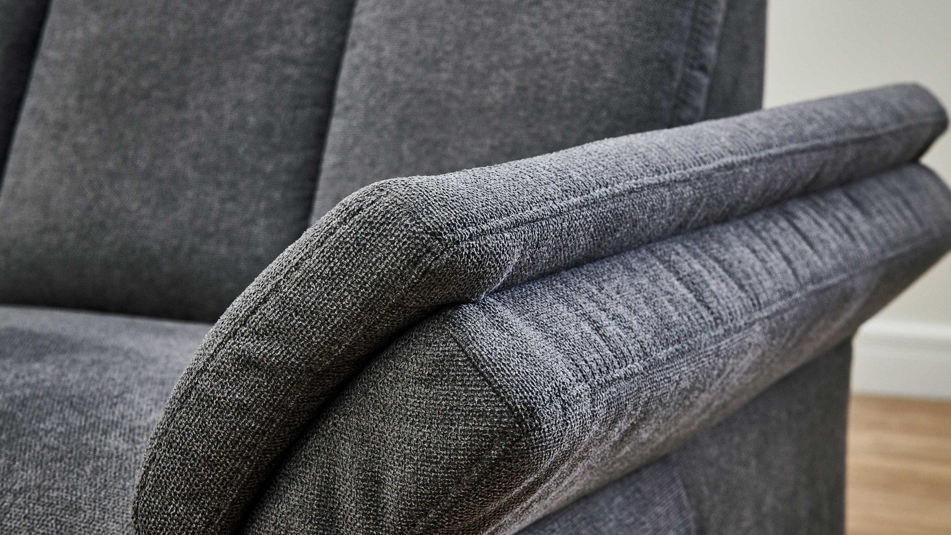 Zweisitzer OrthoSedis aus Stoff in Anthrazit Polsterprogramm OrthoSedis 4.0 - Zweisitzer mit Vorziehfunktion anthrazitfarbener Stoffbezug Sofia clean - Länge ca. 192 cm