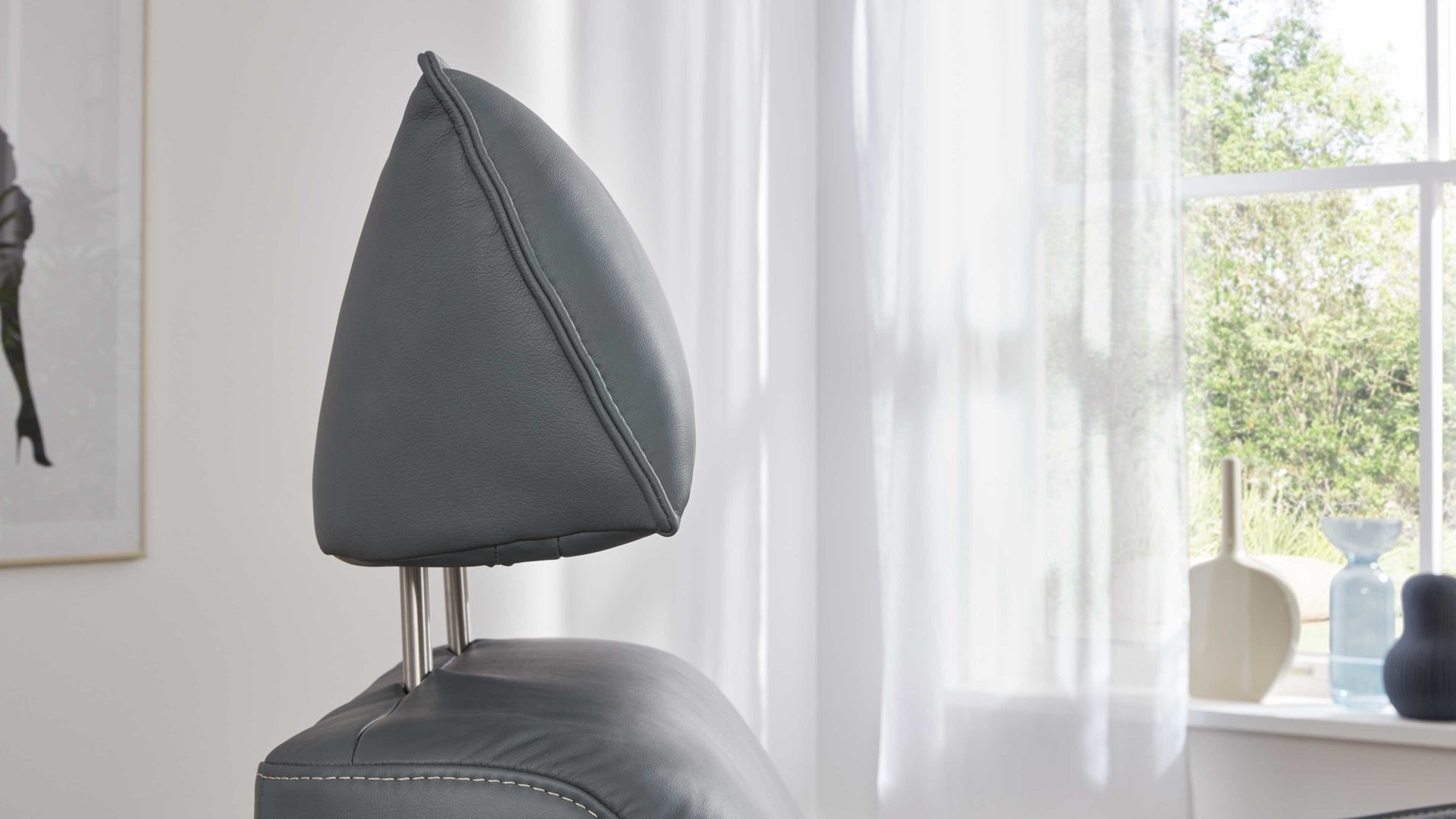 Relaxsessel comfortmaster besser sitzen, liegen, leben aus Leder in Hellblau Comfortmaster 7267 - Relaxsessel 24E44 motorisch - seefarbenes LongLife-Leder & anthrazitfarbener Sternfuß