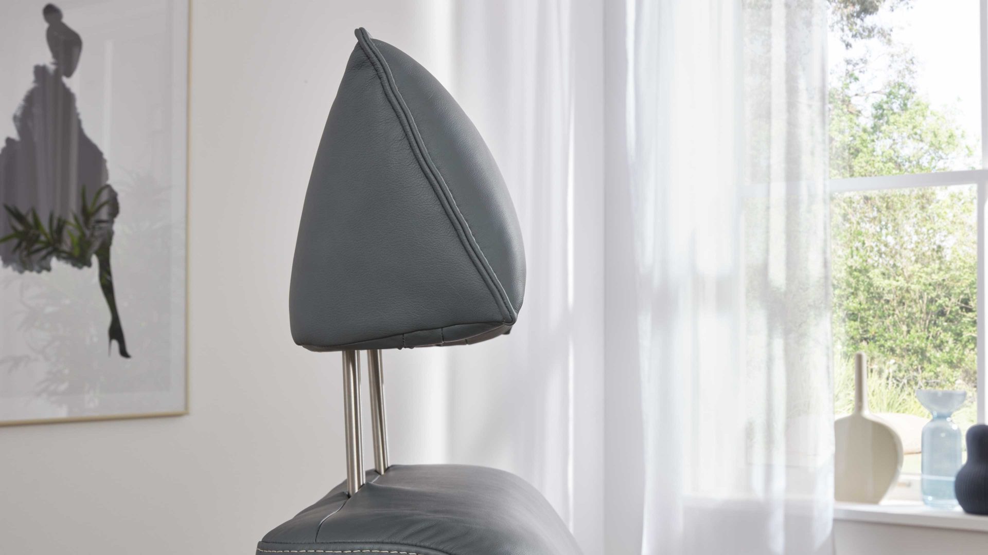 Relaxsessel comfortmaster besser sitzen, liegen, leben aus Leder in Hellblau Comfortmaster 7267 - Relaxsessel 24E44 motorisch - seefarbenes LongLife-Leder & anthrazitfarbener Sternfuß