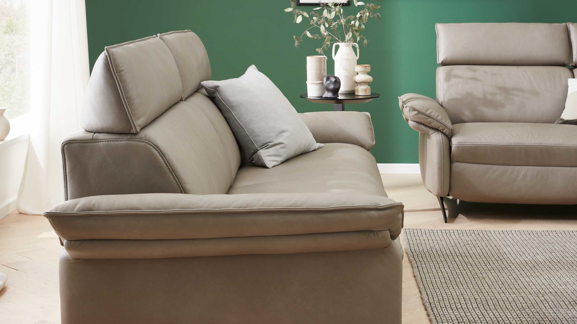 Dreisitzer comfortmaster besser sitzen, liegen, leben aus Leder in Beige Comfortmaster Spektra 1267 - Dreisitzer stahlfarbenes LongLife-Leder - Länge ca. 223 cm
