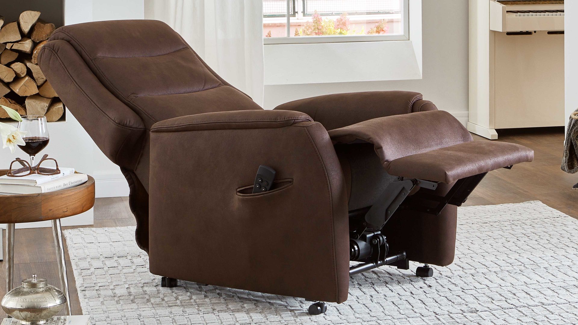Fernsehsessel OrthoSedis aus Stoff in Dunkelbraun OrthoSedis OS-HU1111 - TV-Sessel A8 motorisch - espressofarbene Mikrofaser Deluxe