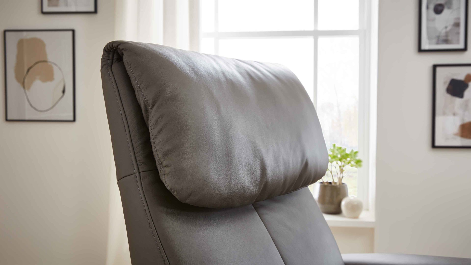 Relaxsessel comfortmaster besser sitzen, liegen, leben aus Leder in Grau Comfortmaster 7444 - Relaxsessel bzw. Polstermöbel 26X granitfarbenes LongLife-Leder LG 24 & edelstahlfarbener Tellerfuß