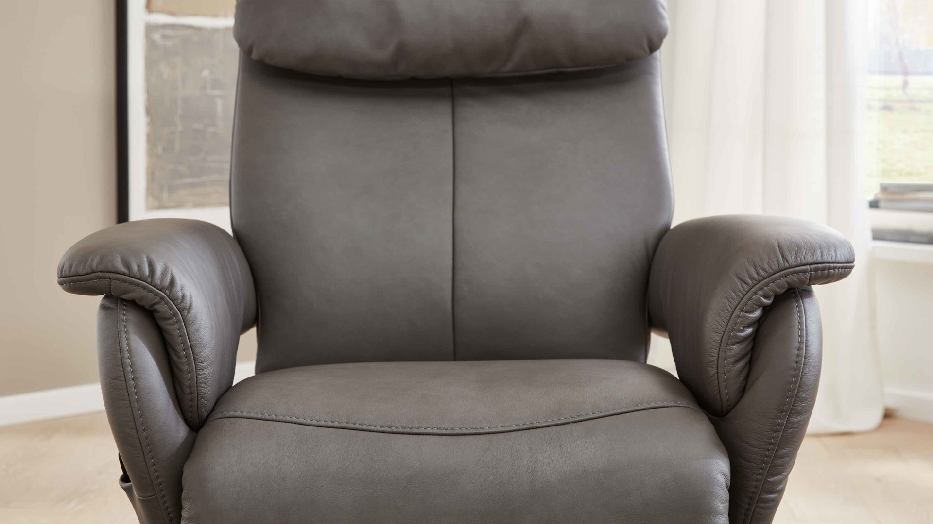 Relaxsessel comfortmaster besser sitzen, liegen, leben aus Leder in Grau Comfortmaster 7444 - Relaxsessel bzw. Polstermöbel 26X granitfarbenes LongLife-Leder LG 24 & edelstahlfarbener Tellerfuß