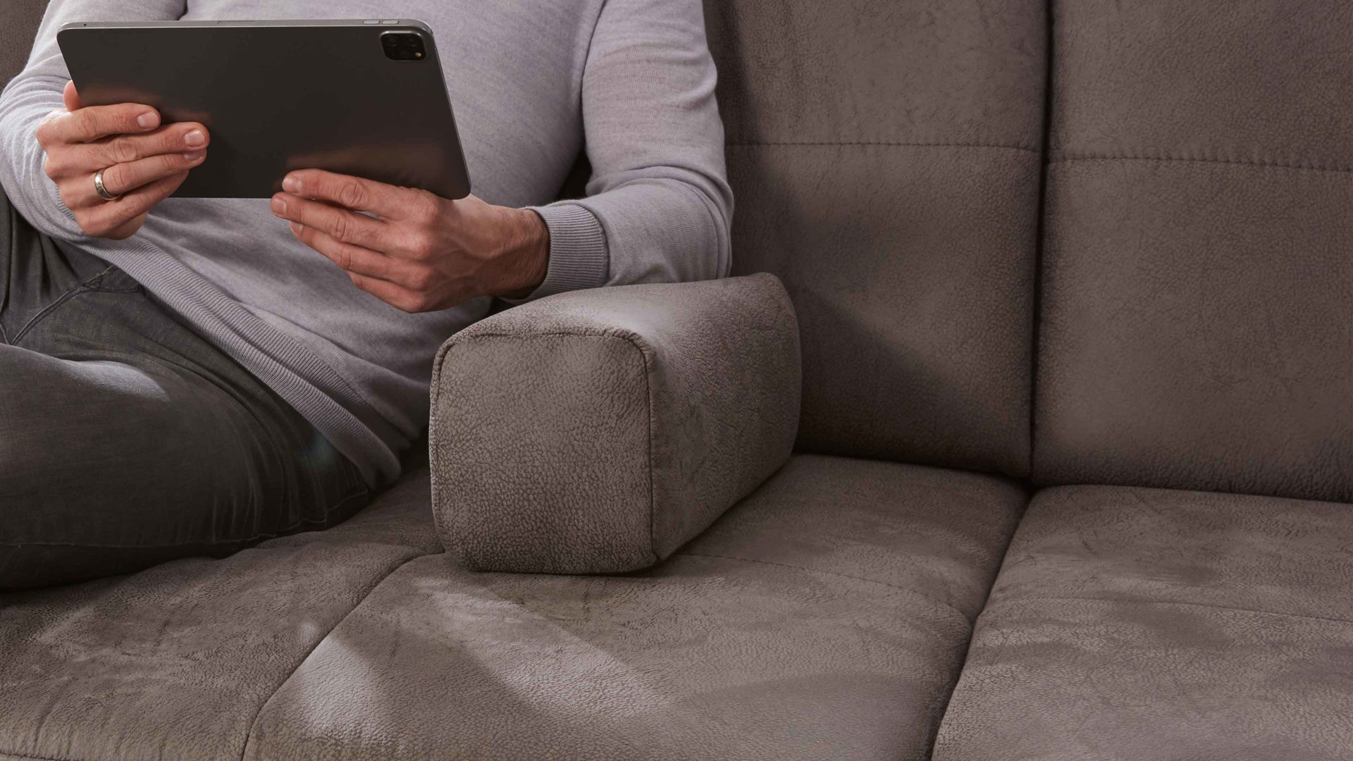 Kissen modulmaster aus Stoff in Grau Modulmaster MM-MP1139 - Armlehnkissen graue Mikrofaser Saddle - ca. 47 x 15 cm