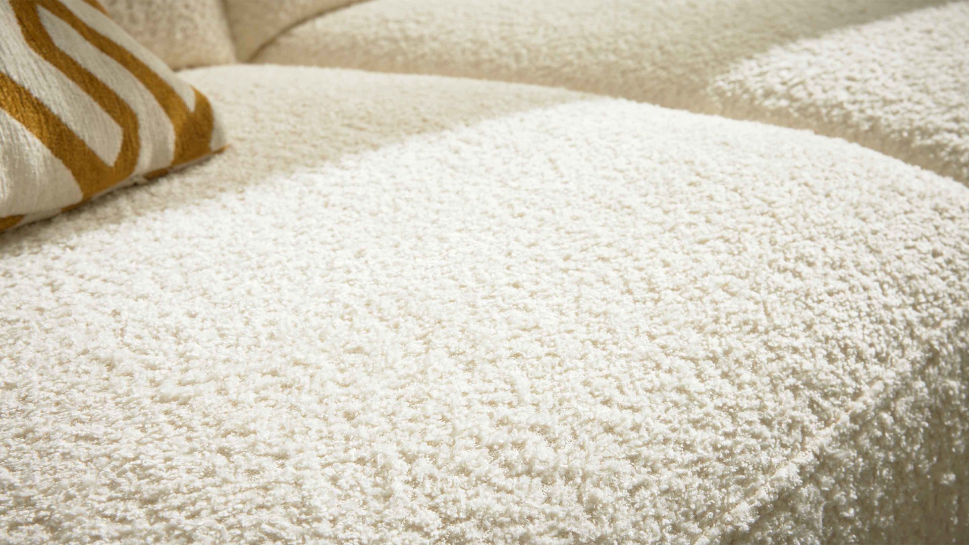 Funktionshocker Interliving aus Stoff in Weiß Interliving Sofa Serie 4054 – Funktionshocker HoF naturweiße Chenille & schwarze Metallfüße – ca. 130 x 60 cm