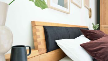 Komplettzimmer Interliving aus Holz in Holzfarben Interliving Schlafzimmer Serie 1028 – Komplettzimmer 1009 Erle & Carbon – vierteilig, sechstürig