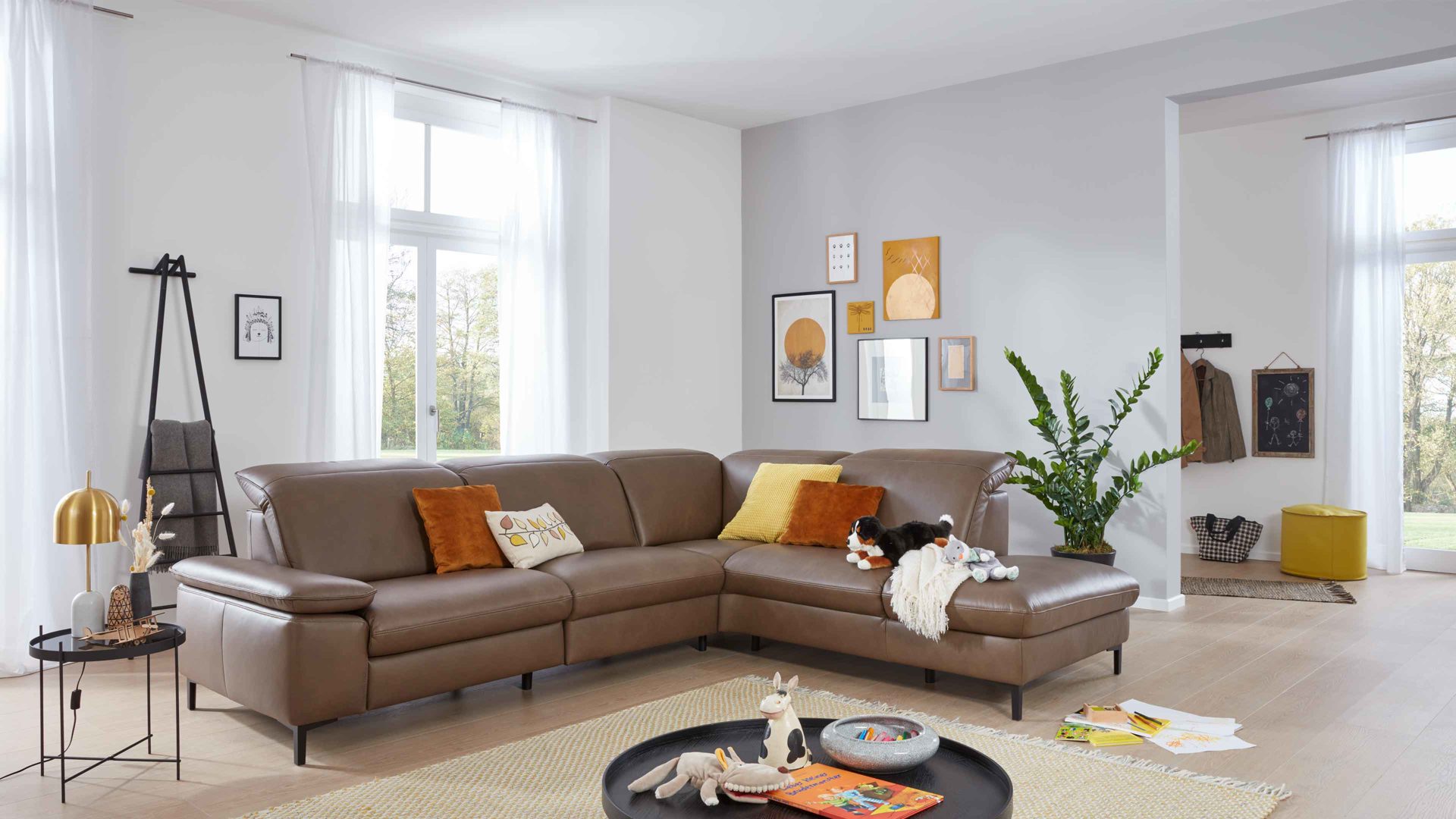 Ecksofa modulmaster aus Leder in Braun Modulmaster MM-PN1137 - Ecksofa steinfarbenes Leder Torro & schwarze Metallfüße - Stellfläche ca. 297 x 245 cm