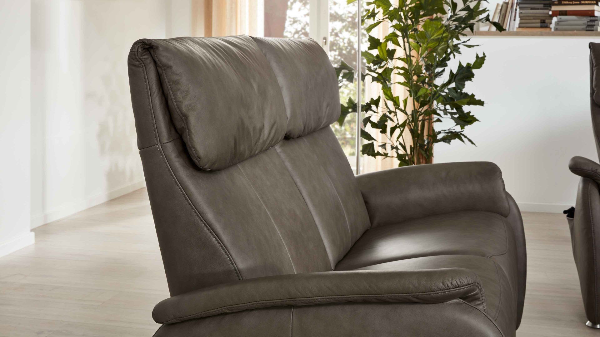 Zweisitzer comfortmaster besser sitzen, liegen, leben aus Leder in Dunkelbraun Comfortmaster Zweisitzer 4898 canyonfarbenes LongLife-Leder LG18 - Breite ca. 148 cm