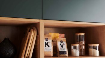 Einbauküche Nolte® küchen aus Holz in Dunkelgrün nolte® Einbauküche Manhattan mit Constructa Einbaugeräten Black Green & Chalet Eiche – Stellfläche ca. 285 x 308 cm