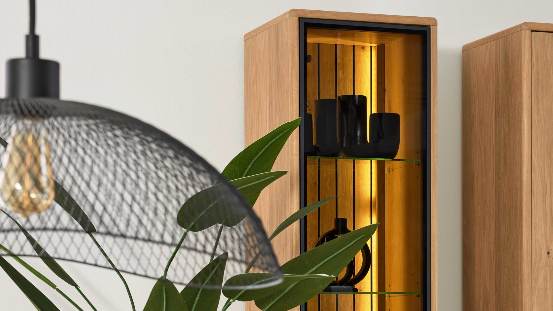 Möbelbeleuchtung Interliving aus Kunststoff in Weiß Interliving Wohnzimmer Serie 2024 - Rückwandbeleuchtung vierteilig - 21 Watt