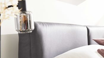 Boxspringbett Interliving aus Stoff in Dunkelgrau Interliving Bettensystem Serie 1416 - Boxspringbett graphitfarbene Mikrofaser Galero Punto 650006 & schwarze Metallfüße – Liegefläche ca. 180 x 200 cm