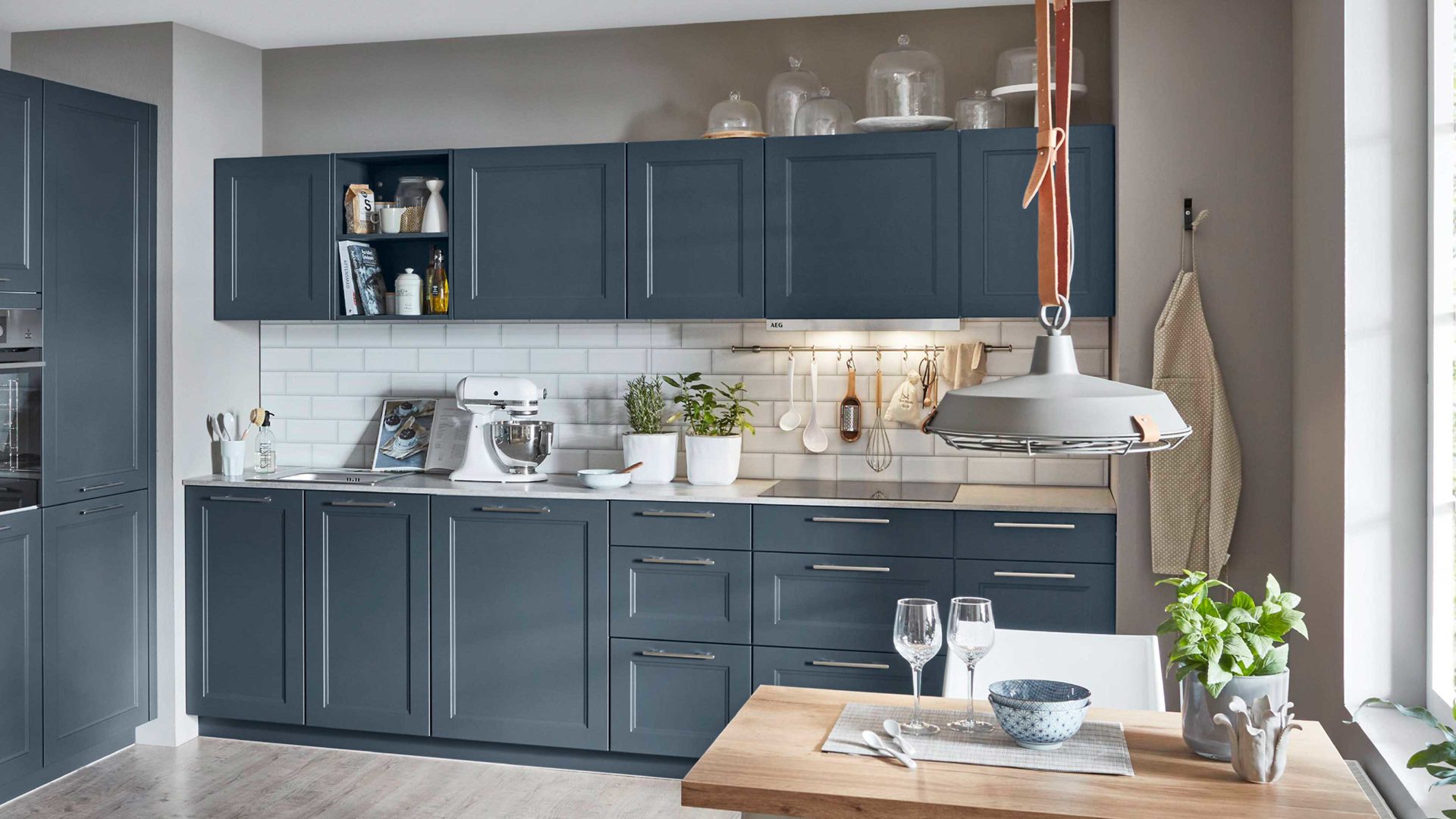 Einbauküche Nobilia® aus Holz in Blau nobilia® Einbauküche Cascada mit AEG Einbaugeräten Fjordblau & Steingrau - zweiteilig