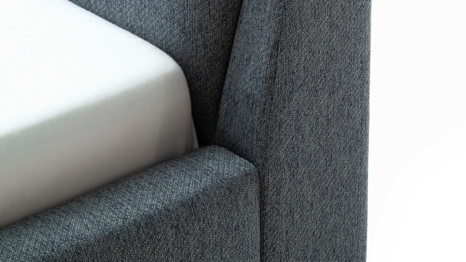 Bettgestell Meise.möbel aus Stoff in Blau Polsterbettgestell Frieda oceanfarbener Bezug Stelar 39 & schwarze Holzfüße - Liegefläche ca. 160 x 200 cm