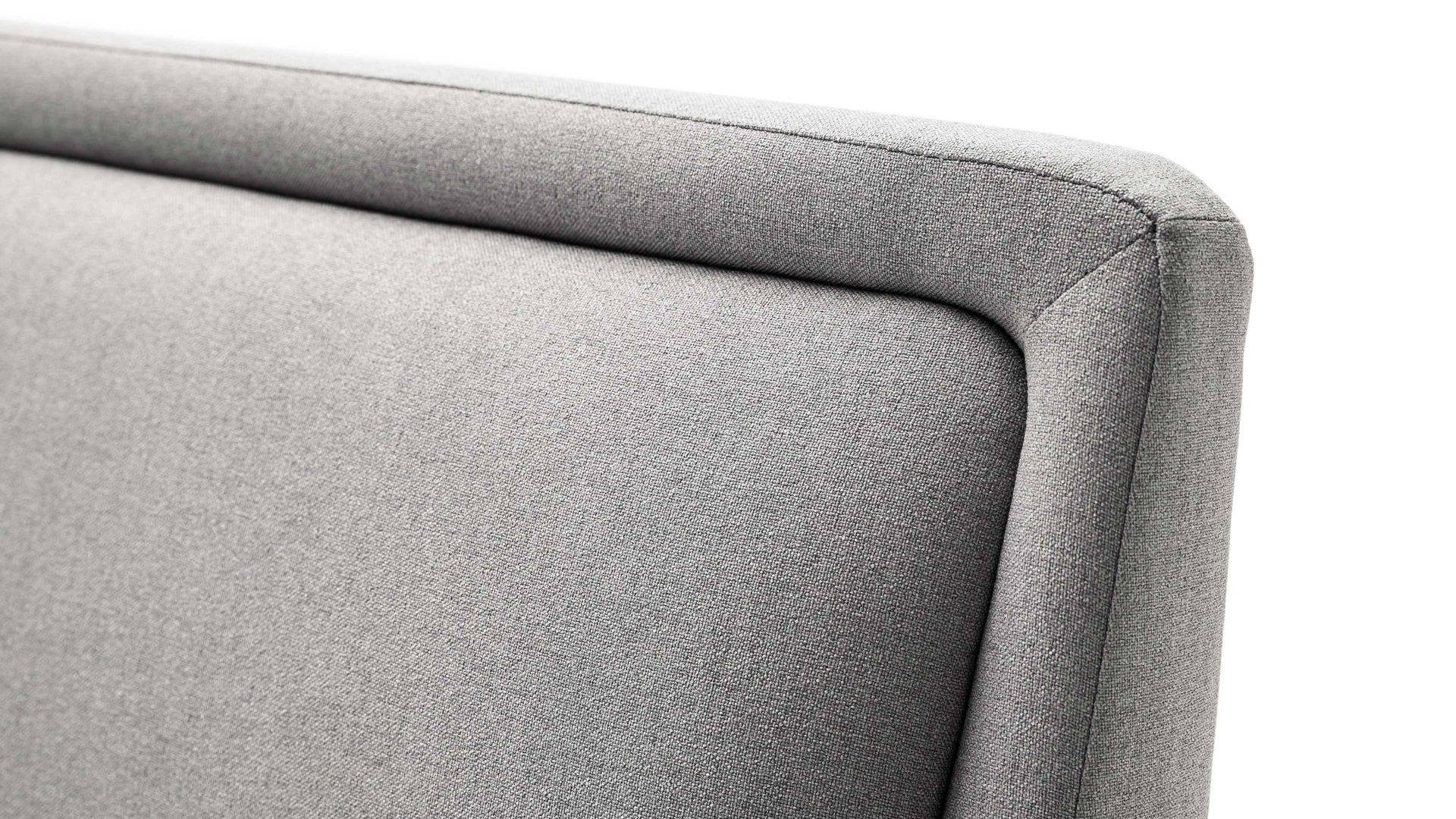 Bettgestell Meise.möbel aus Stoff in Hellgrau Polsterbettgestell Frieda mit Bettkasten hellgrauer Bezug Sawana 21 & eichefarbene Holzfüße - Liegefläche ca. 160 x 200 cm