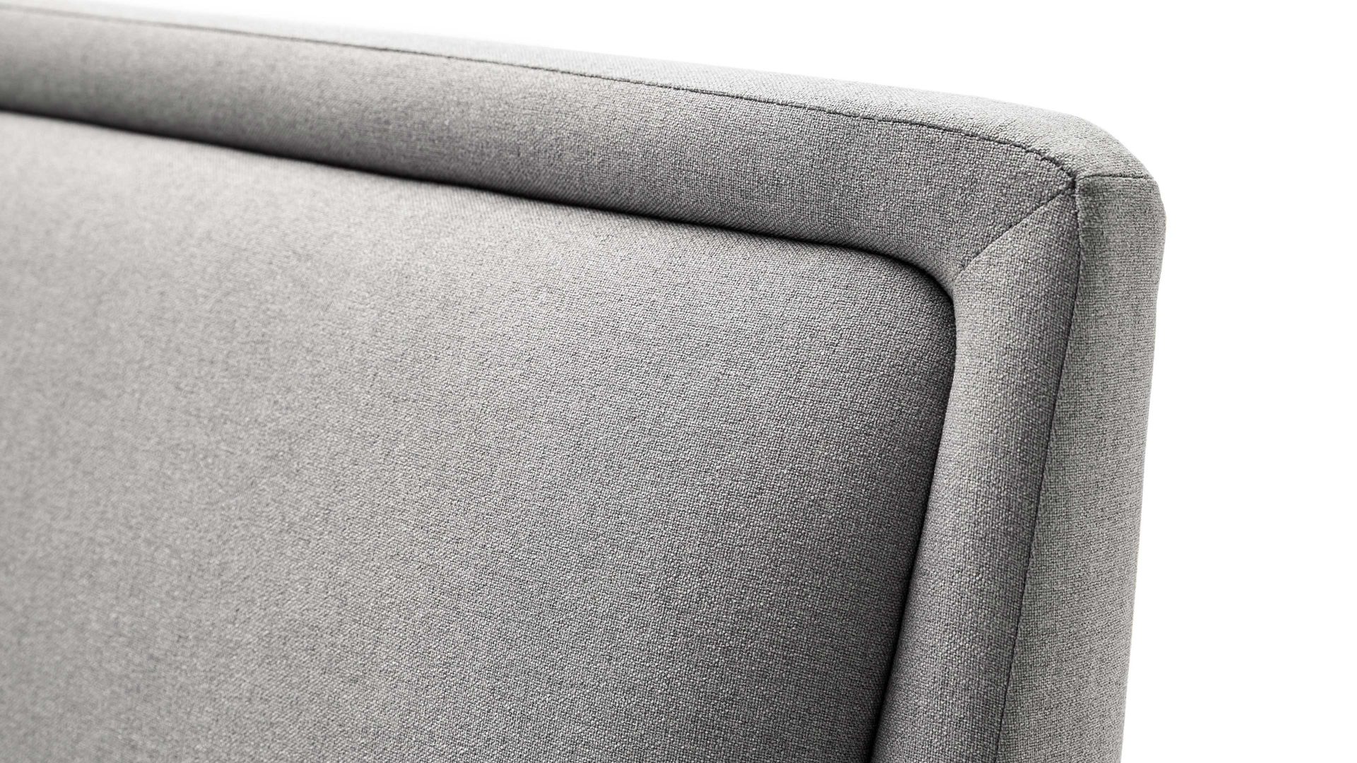 Bettgestell Meise.möbel aus Stoff in Hellgrau Polsterbettgestell Frieda hellgrauer Bezug Sawana 21 & eichefarbene Holzfüße - Liegefläche ca. 160 x 200 cm