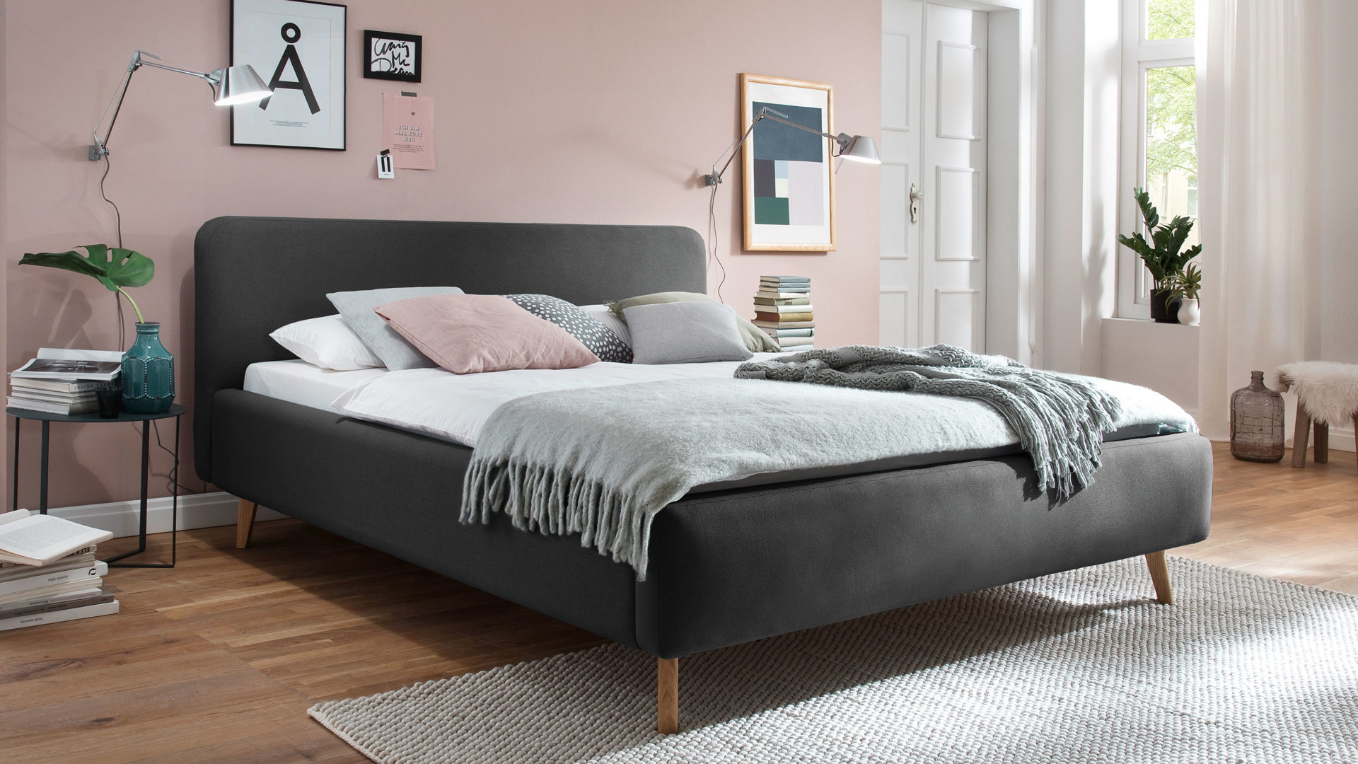 Bettgestell Meise.möbel aus Stoff in Anthrazit Polsterbettgestell Mattis anthrazitfarbenes Flachgewebe Aspen 96 & Holzfüße - Liegefläche ca. 140 x 200 cm