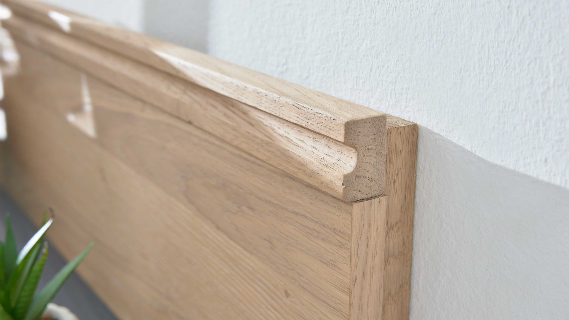Wohnwand Interliving aus Holz in Holzfarben Interliving Wohnzimmer Serie 2025 - Wohnwand 82 Wildeiche, Anthrazit & Kork - vierteilig, Breite ca. 325 cm