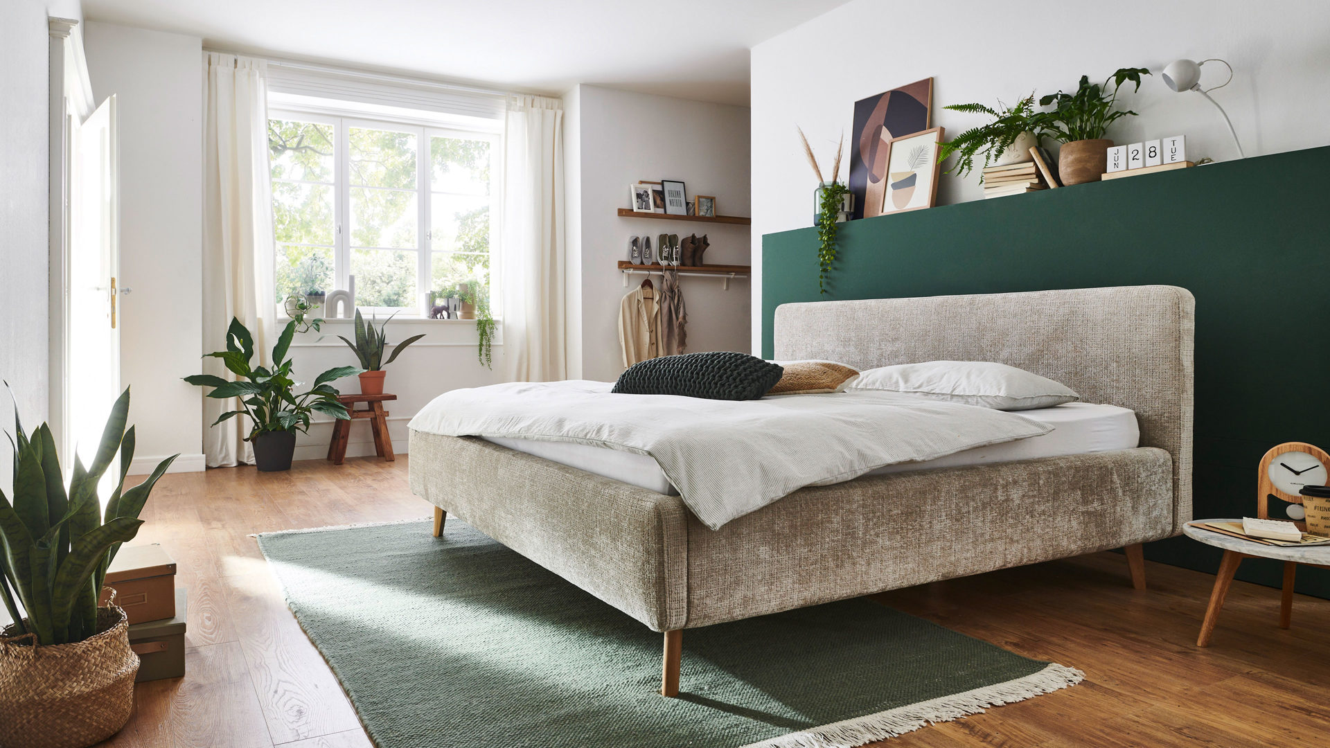 Bettgestell Meise.möbel aus Stoff in Beige Polsterbettgestell Mattis beigefarbener Chenille Bezug Yunus 3 & Holzfüße - Liegefläche ca. 180 x 200 cm