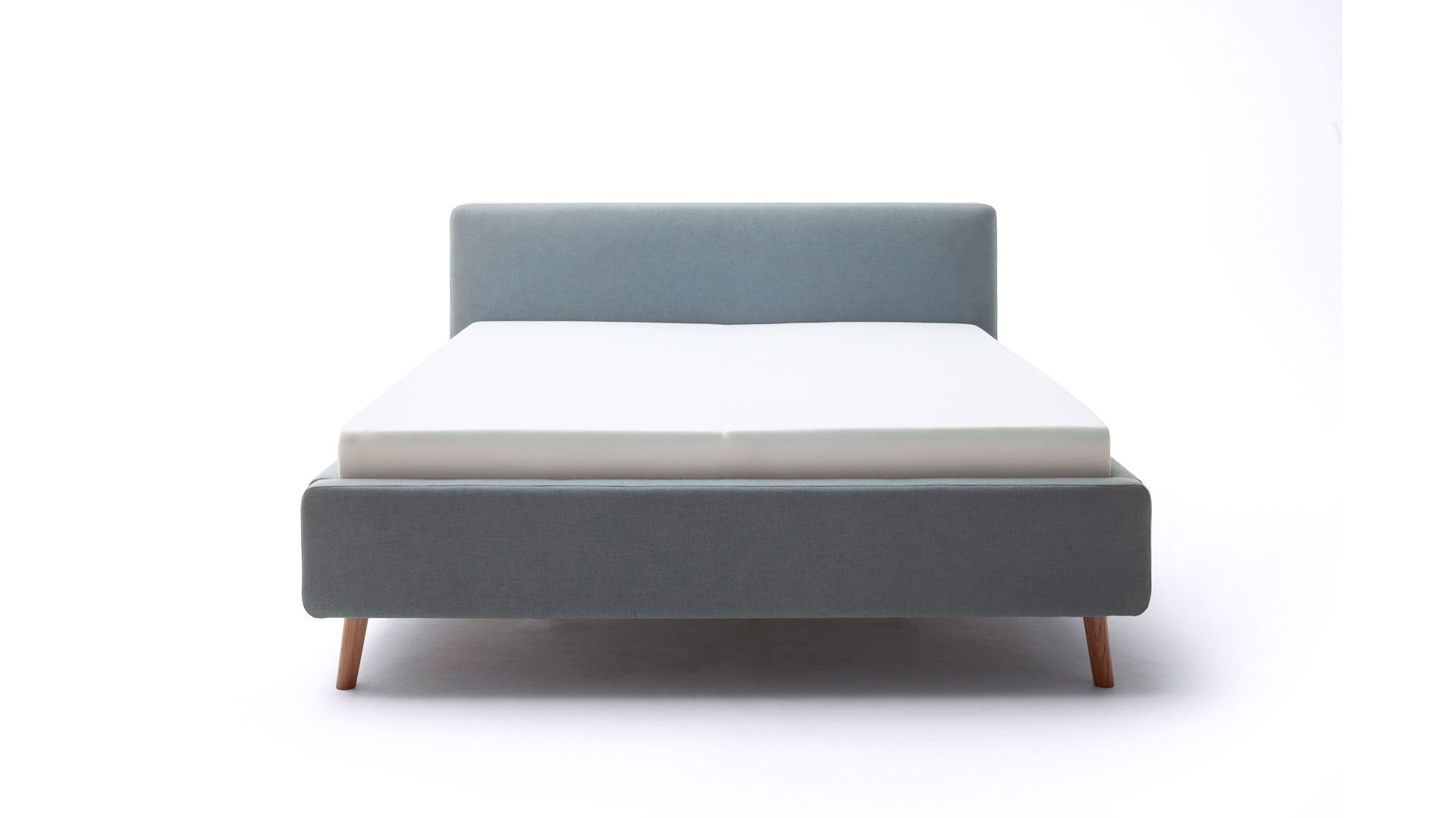 Bettgestell Meise.möbel aus Stoff in Blau Polsterbettgestell Mattis mit Bettkasten eisblaues Flachgewebe Aspen 84 & Holzfüße - Liegefläche ca. 160 x 200 cm