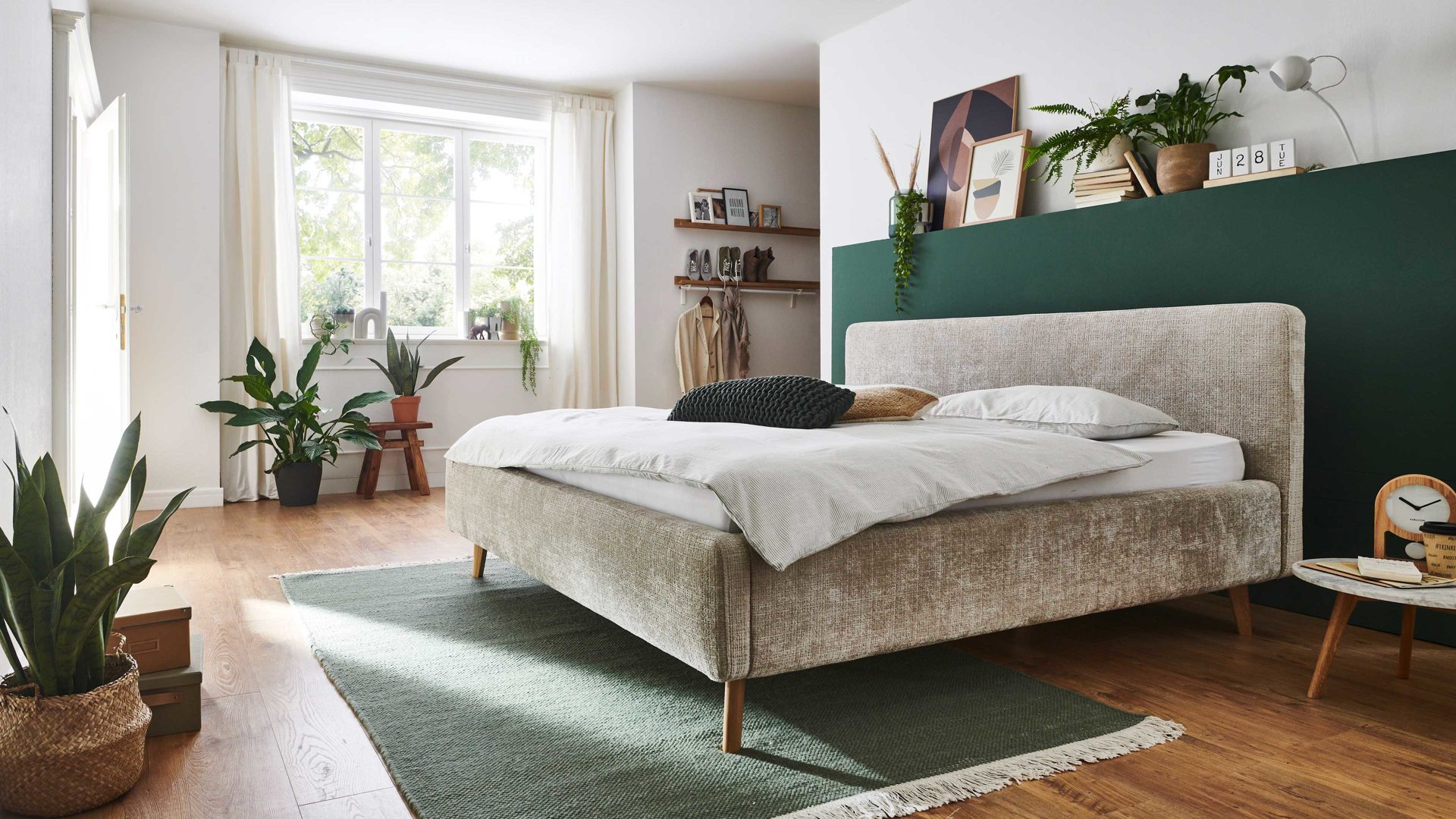 Bettgestell Meise.möbel aus Stoff in Beige Polsterbettgestell Mattis mit Bettkasten beigefarbener Chenille Bezug Yunus 3 & Holzfüße - Liegefläche ca. 160 x 200 cm