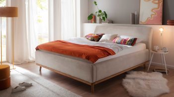 Polsterbett Meise.möbel aus Stoff in Beige Polsterbettgestell Mila mit Bettkasten und Holzrahmen, glattes Kopfteil beiger Flachgewebe-Bezug Capri 3723 - Liegefläche ca. 160 x 200 cm