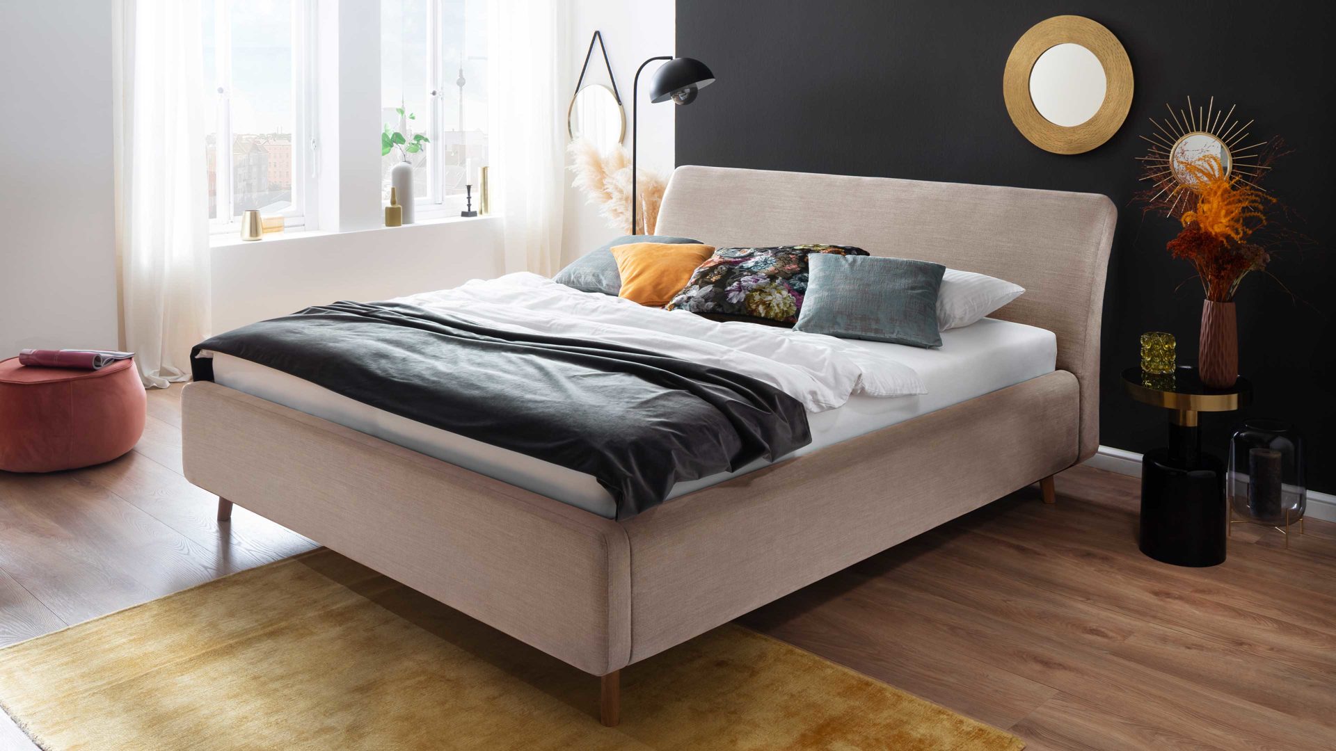 Polsterbett Meise.möbel aus Stoff in Beige Polsterbettgestell Mila mit Bettkasten, glattes Kopfteil beiger Flachgewebe-Bezug Capri 3723 - Liegefläche ca. 160 x 200 cm