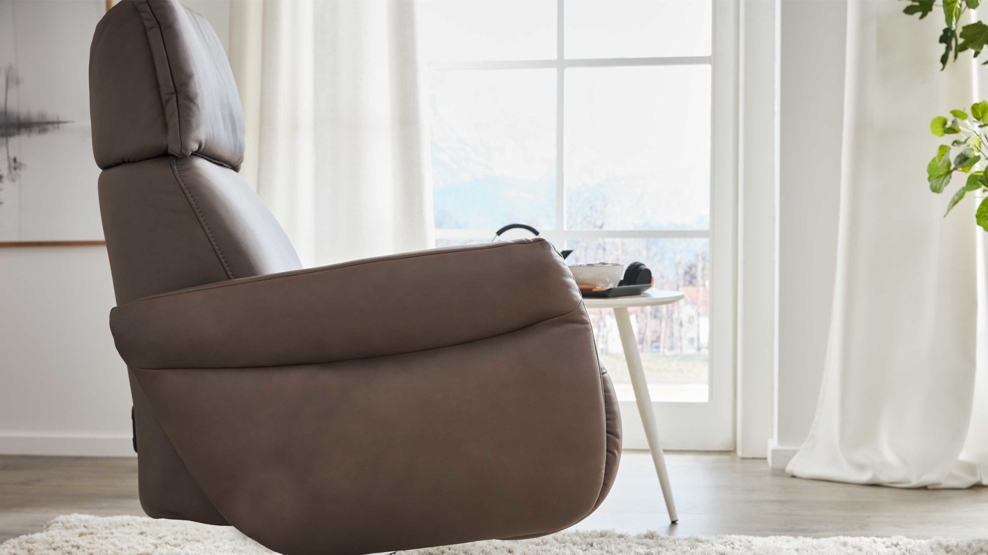 Relaxsessel comfortmaster besser sitzen, liegen, leben aus Leder in Dunkelbraun Comfortmaster 7150 - Relaxsessel 36V44 manuell - schokofarbenes LongLife-Leder LG 18 & anthrazitfarbener Sternfuß