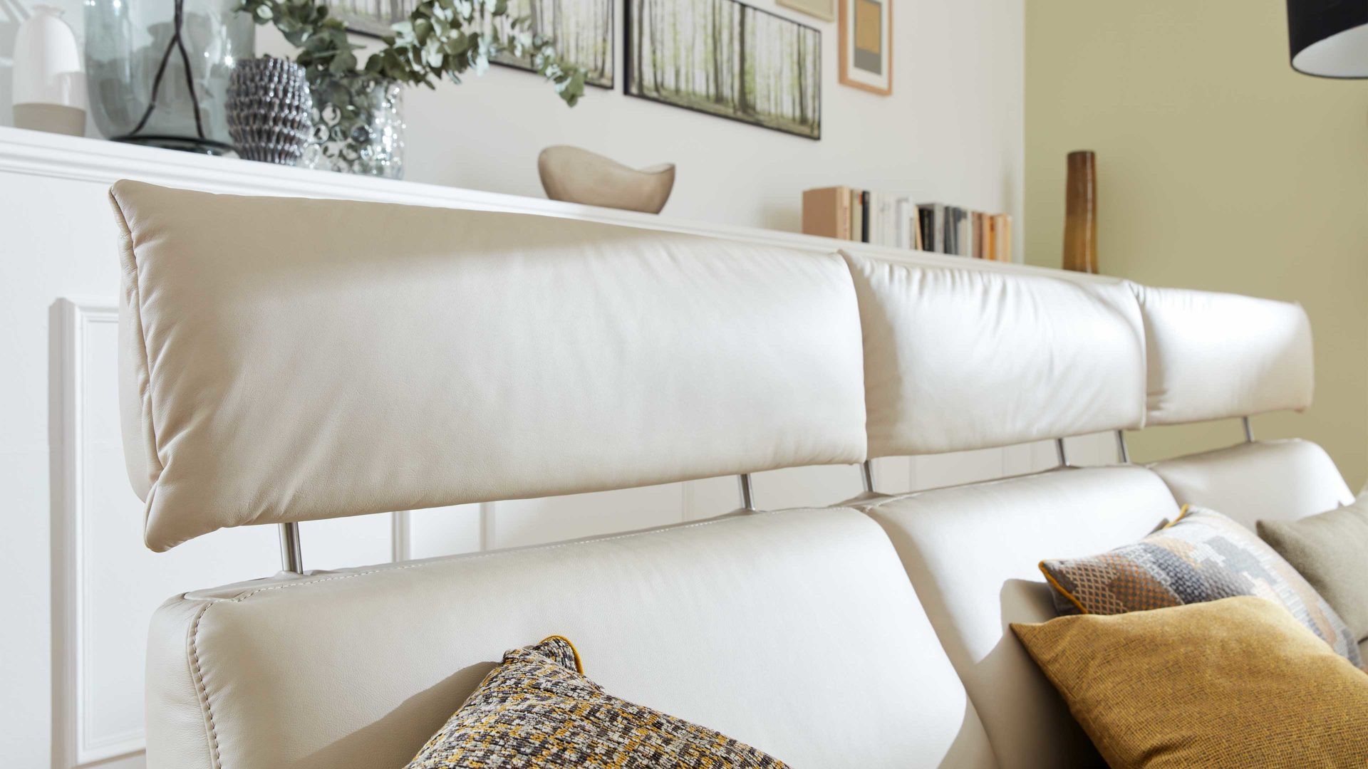 Ecksofa comfortmaster besser sitzen, liegen, leben aus Leder in Weiß Comfortmaster 4160 - Relax-Wohnlandschaft mit Funktionen klifffarbenes LongLife-Leder – Stellfläche ca. 305 x 166 cm