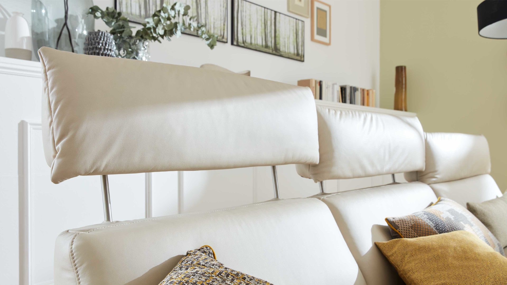 Ecksofa comfortmaster besser sitzen, liegen, leben aus Leder in Weiß Comfortmaster 4160 - Relax-Wohnlandschaft mit Funktionen klifffarbenes LongLife-Leder – Stellfläche ca. 305 x 166 cm