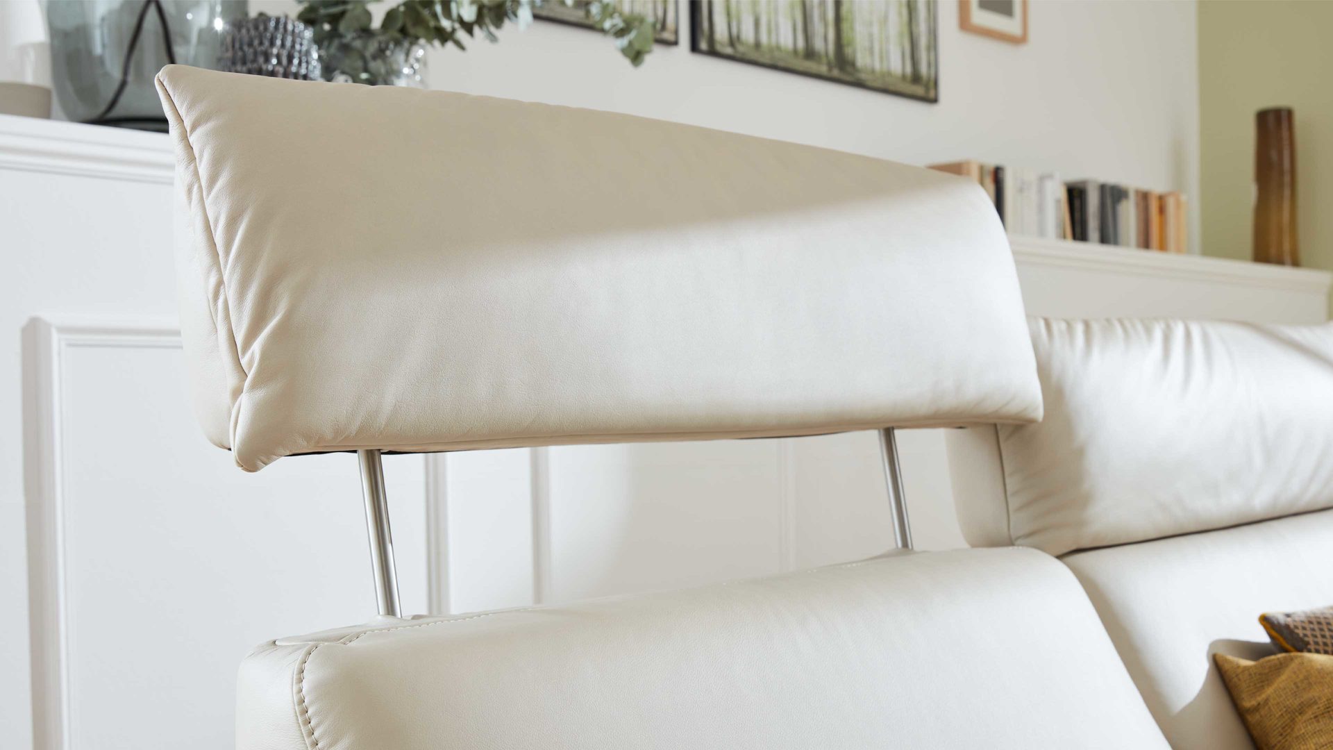 Ecksofa comfortmaster besser sitzen, liegen, leben aus Leder in Weiß Comfortmaster 4160 - Relax-Wohnlandschaft mit Funktionen klifffarbenes LongLife-Leder – Stellfläche ca. 305 x 166 cm