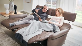 Dreisitzer comfortmaster besser sitzen, liegen, leben aus Leder in Dunkelbraun Comfortmaster 4161 - Dreisitzer 82 Q mit Funktionen schokofarbenes LongLife-Leder LG24 – Breite ca. 206 cm