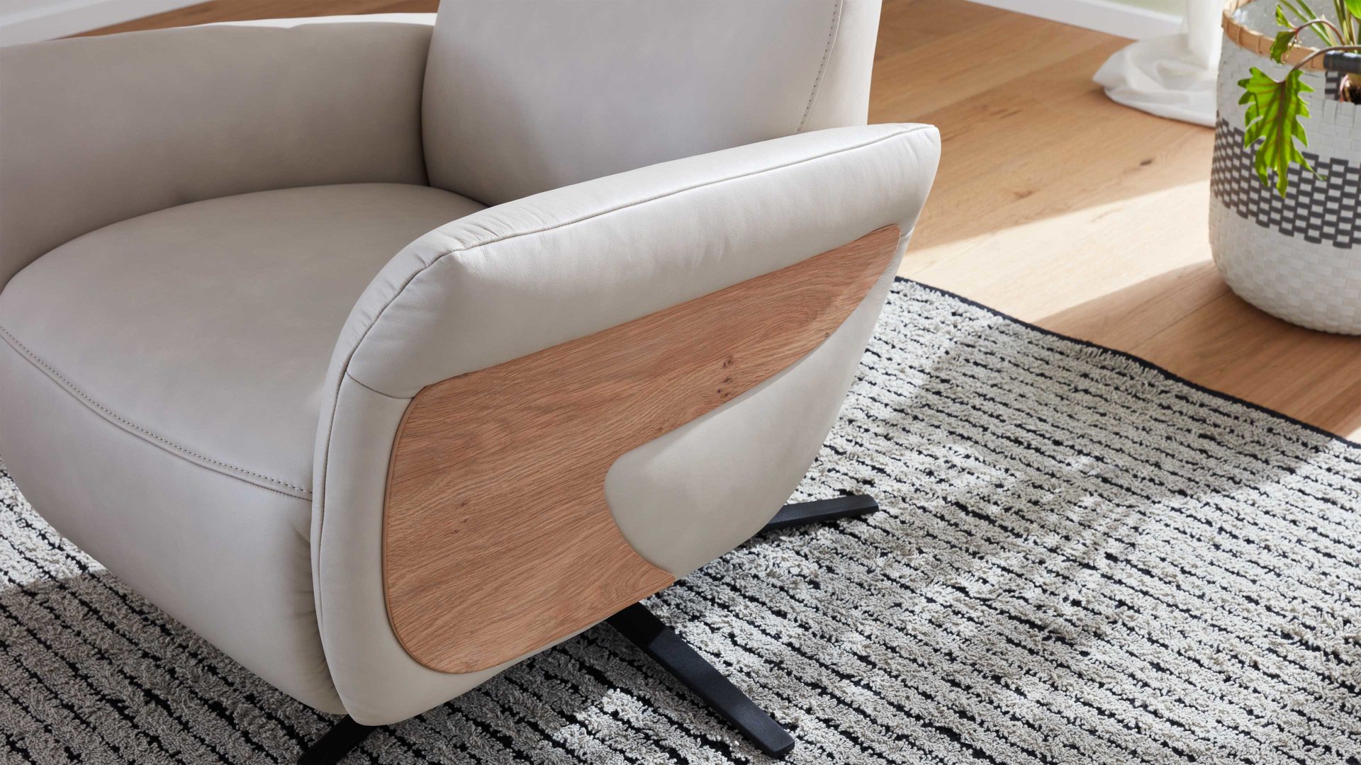 Relaxsessel comfortmaster besser sitzen, liegen, leben aus Leder in Weiß Comfortmaster 7151 - Relaxsessel 36V44 manuell - klifffarbenes LongLife-Leder LG 24 & anthrazitfarbener Sternfuß