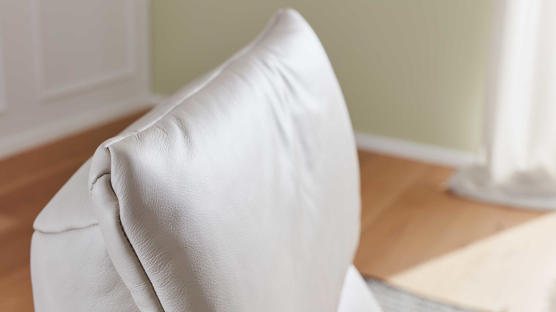 Relaxsessel comfortmaster besser sitzen, liegen, leben aus Leder in Weiß Comfortmaster 7151 - Relaxsessel 36V44 manuell - klifffarbenes LongLife-Leder LG 24 & anthrazitfarbener Sternfuß