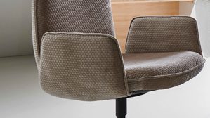 Polsterstuhl K+w polstermöbel aus Stoff in Beige Esszimmerserie Base - Armlehnenstuhl naturfarbener Bezug 940-38 & schwarzes 4-Stern-Drehkreuz - ca. 64 x 89 cm