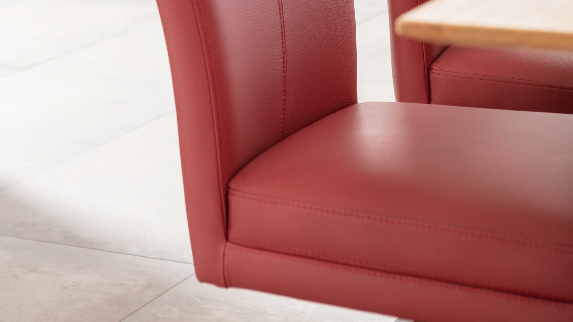 Schwingstuhl laVie aus Leder in Rot laVie Schwingstuhl bzw. Freischwinger Color-Line rubinrotes Leder Napoli 993 & gebürsteter Edelstahl